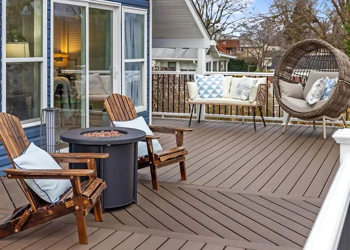 Island Gem-riverfront, Near Rmu Sportscenter-4 Br Holiday home
