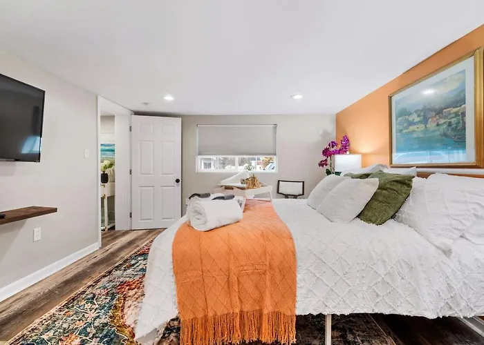 Island Gem-riverfront, Near Rmu Sportscenter-4 Br Pittsburgh